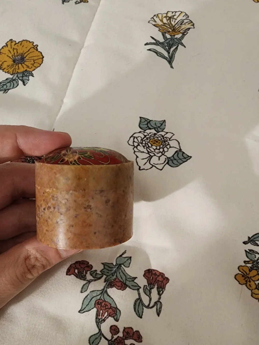 N/A elegant red